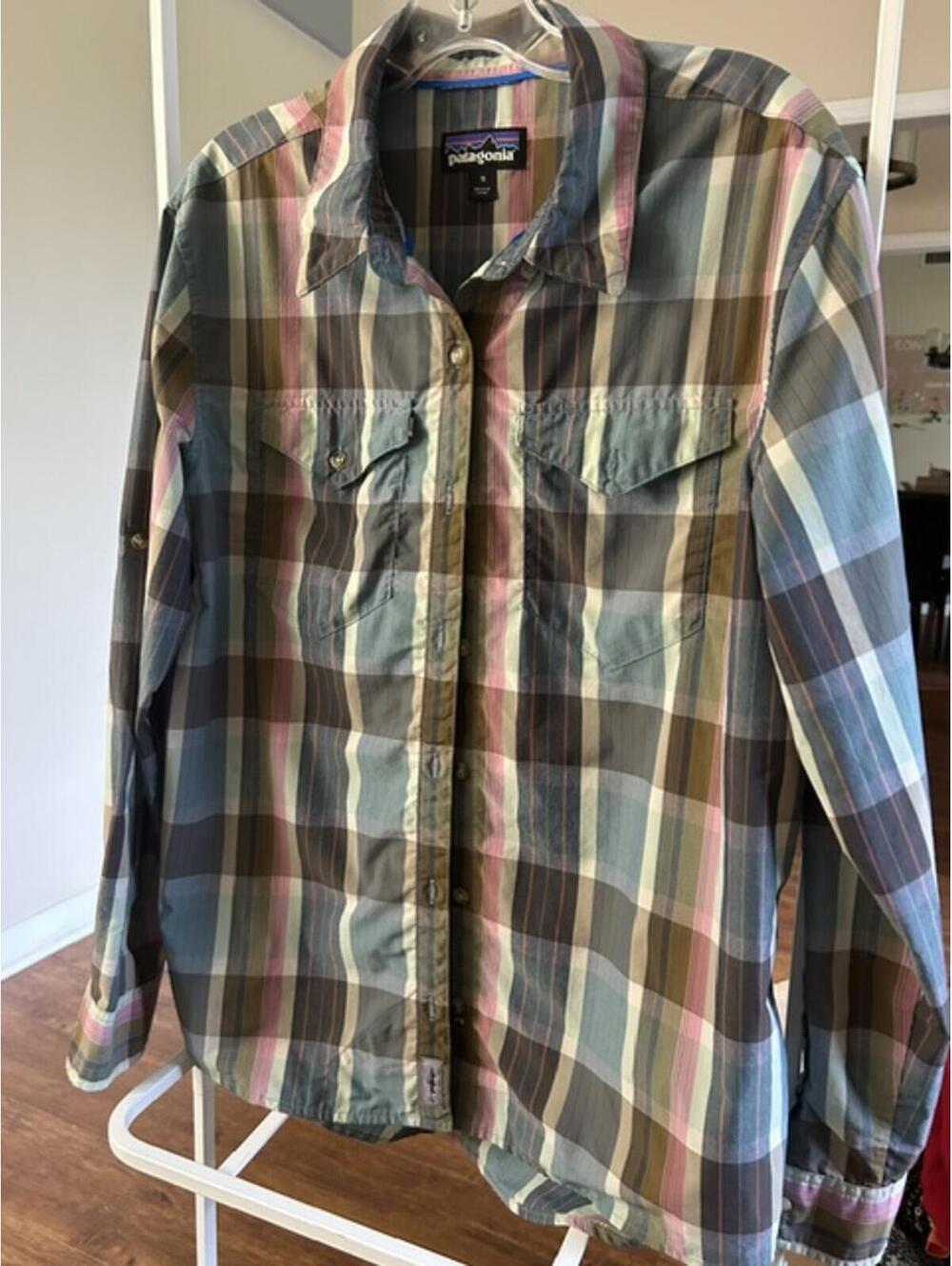 Patagonia Men's Medium Plaid Button-Up Shirt